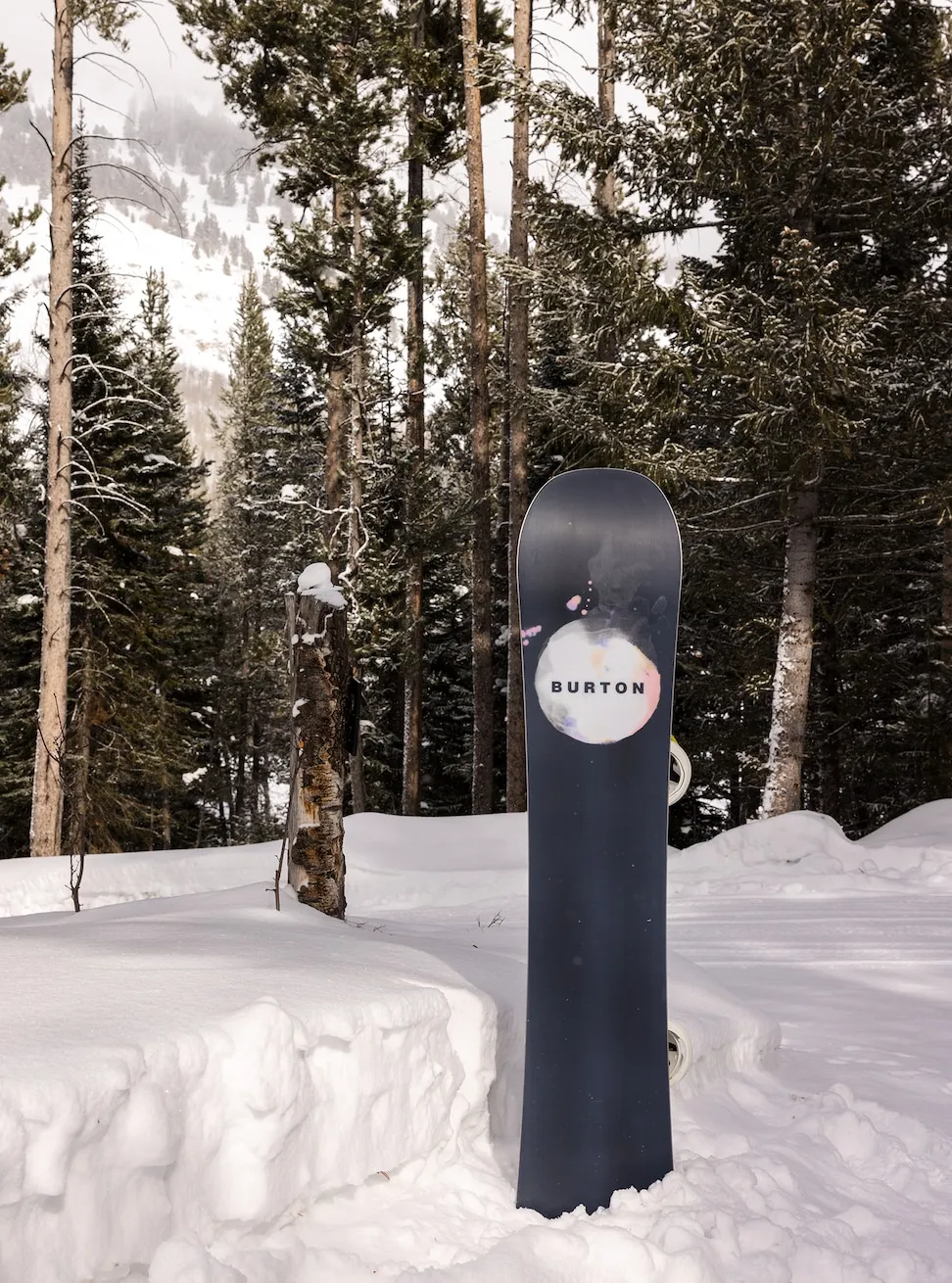 Burton Mens Snowboard Flight Attendant Camber