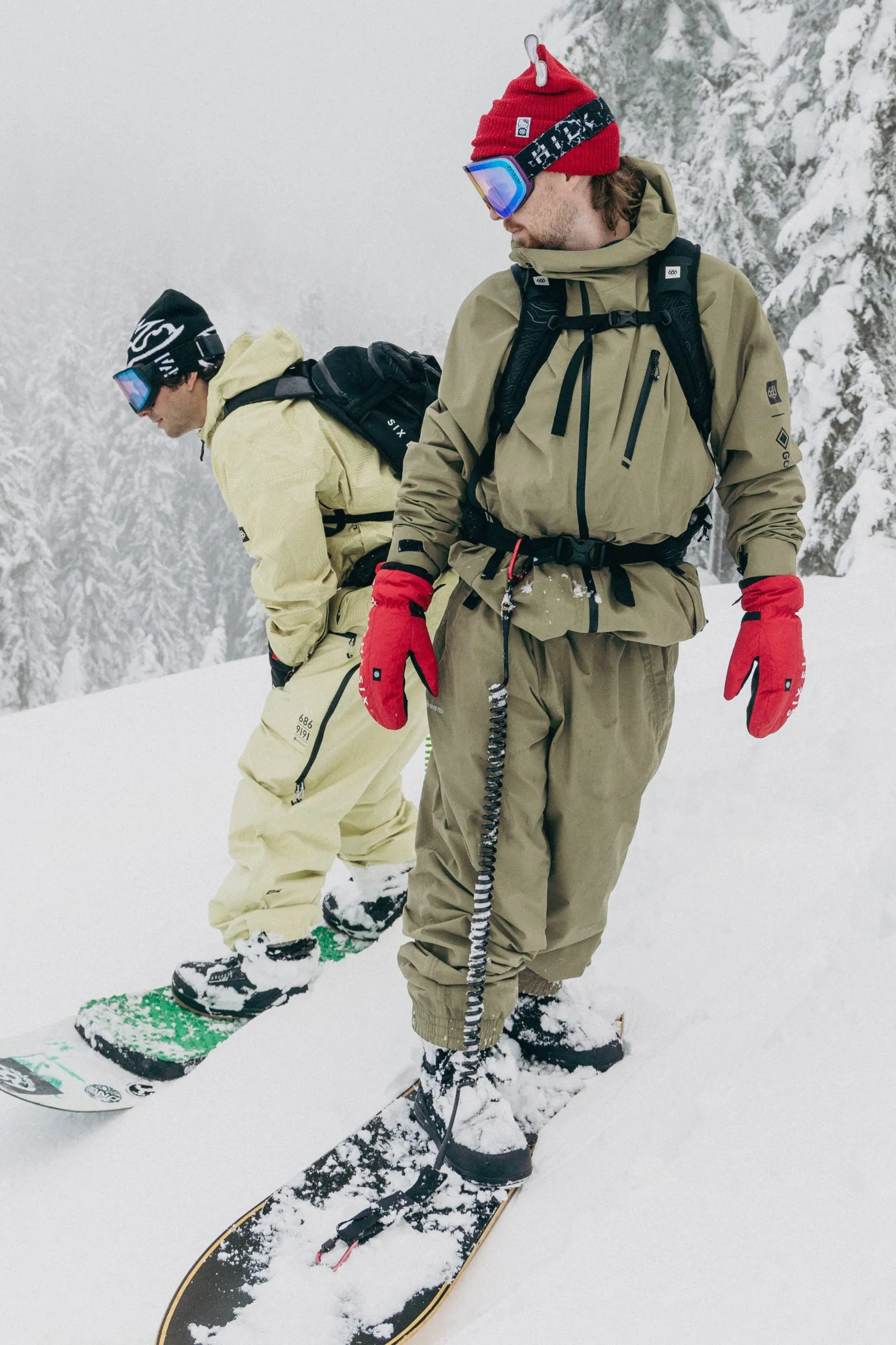 686 Mens Snow Jacket GORE-TEX Hydra Down Thermagraph