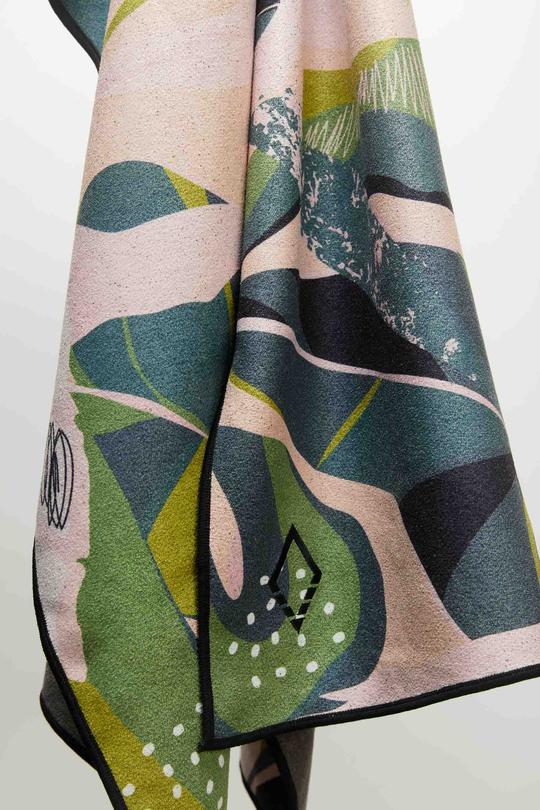 Nomadix Towel Monstera Green Pink