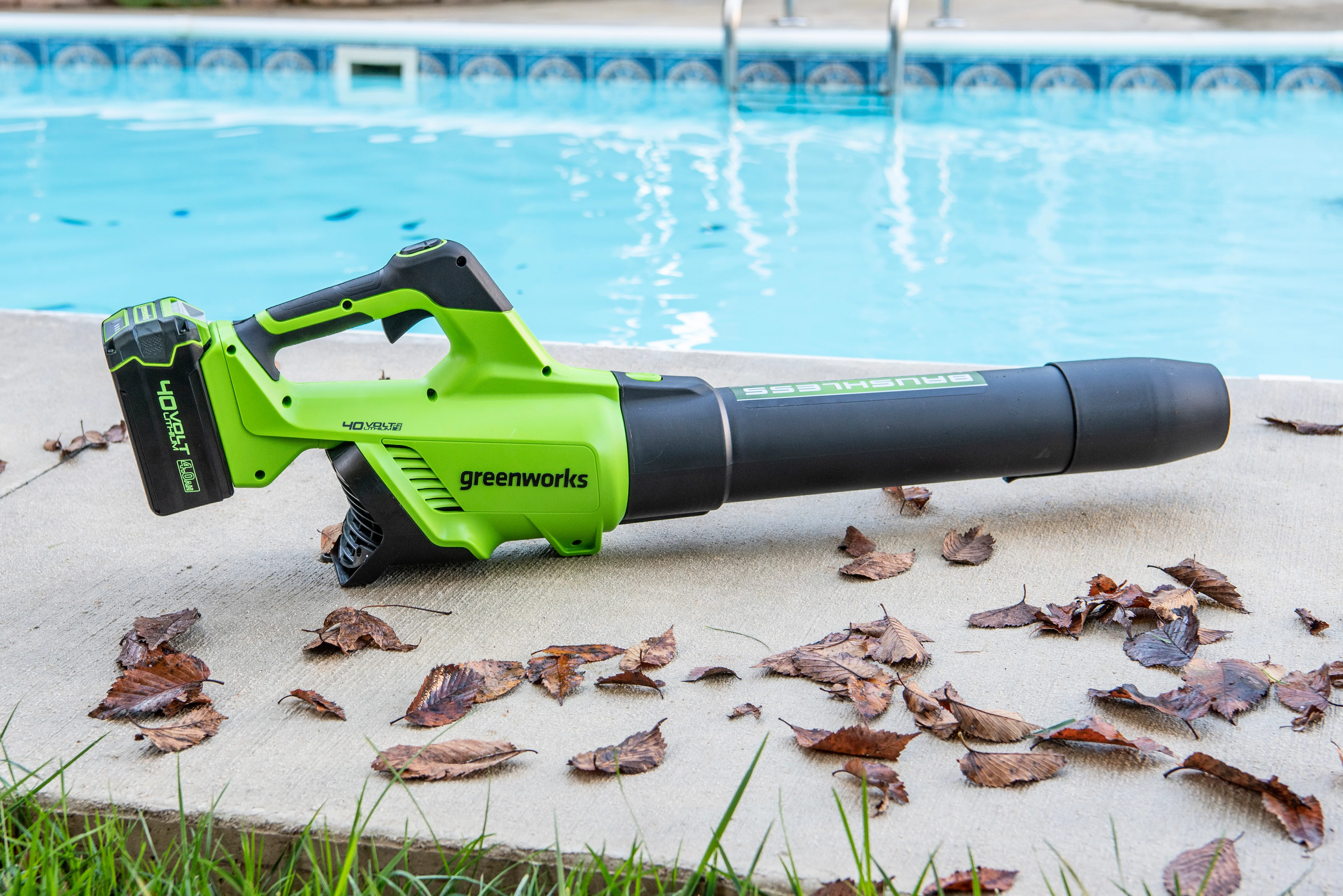 40V 550 CFM Cordless Battery Leaf Blower w/ 4.0 Ah Battery & Charger