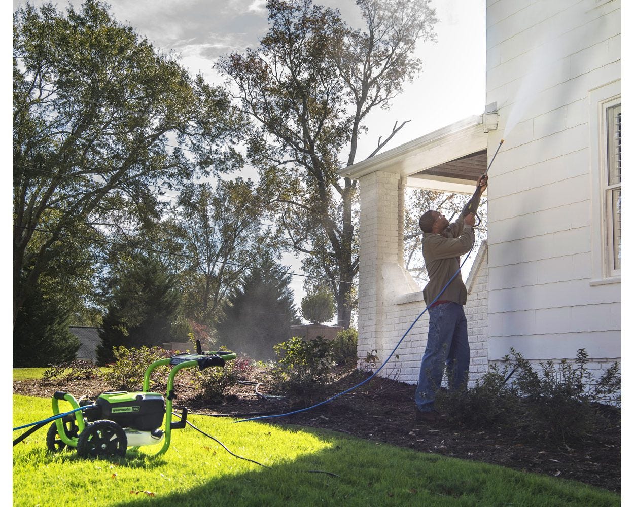 RENEWED Pro 3000-PSI Brushless 2.0-GPM Electric Pressure Washer