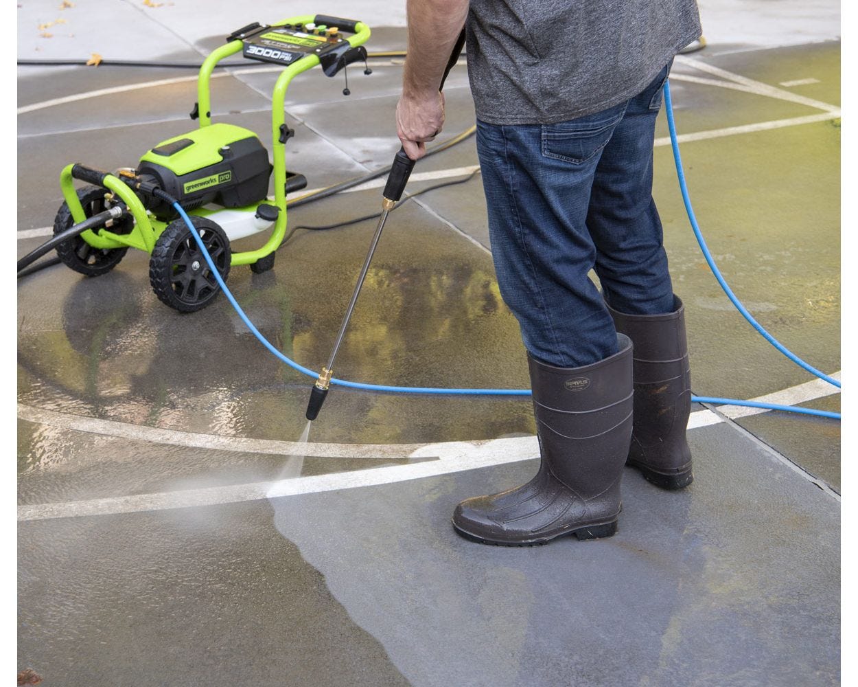 RENEWED Pro 3000-PSI Brushless 2.0-GPM Electric Pressure Washer