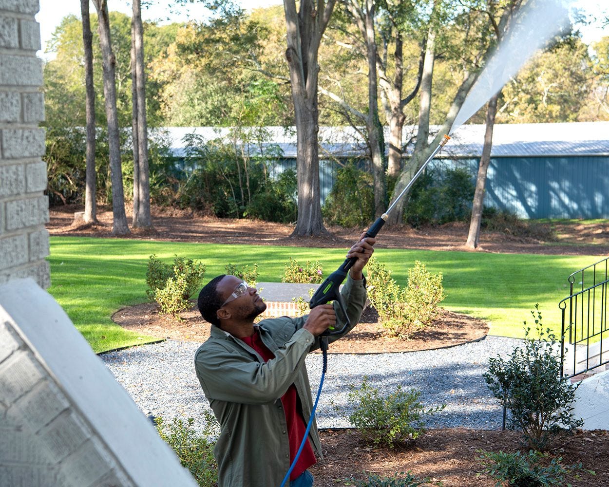 RENEWED Pro 3000-PSI Brushless 2.0-GPM Electric Pressure Washer