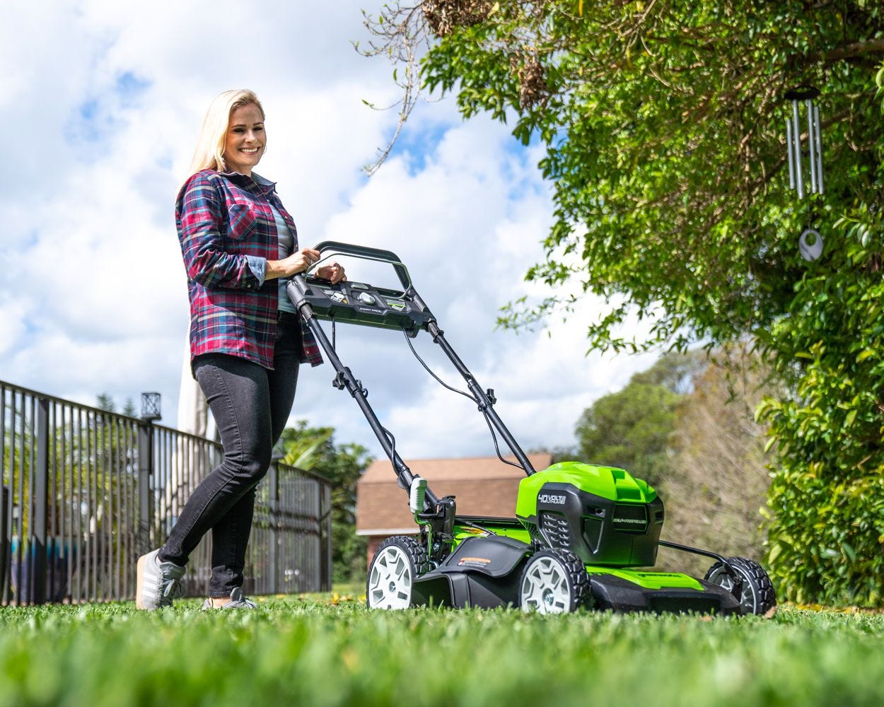 RENEWED 40V 21 Cordless Battery Self-Propelled Lawn Mower w/ (2) 4.0Ah USB Batteries & Charger