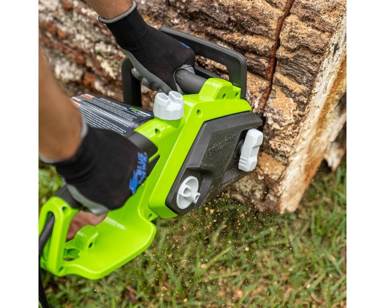 12 Amp 16 Corded Chainsaw