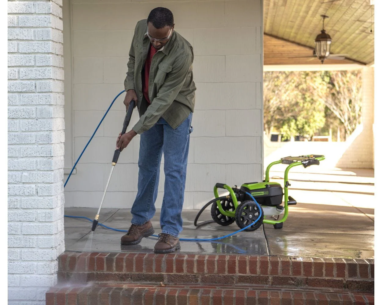 RENEWED Pro 3000-PSI Brushless 2.0-GPM Electric Pressure Washer
