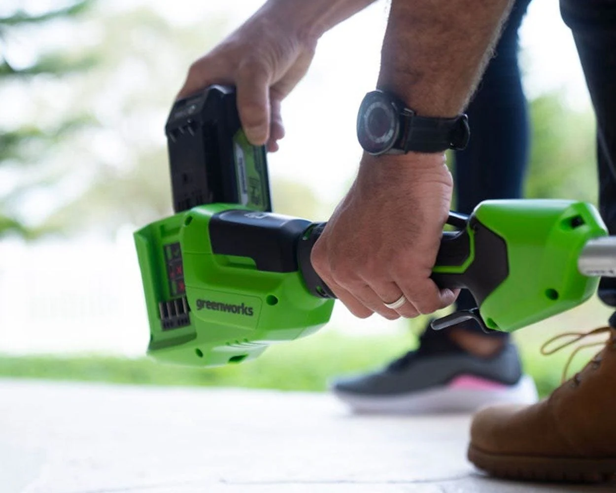 48V (2x24V) 15 Cordless Battery TORQDRIVE™ String Trimmer Combo Kit w/ 24V 320 CFM Blower & 24V 22 Hedge Trimmer w/ (2) 2.0Ah USB Batteries & Charger