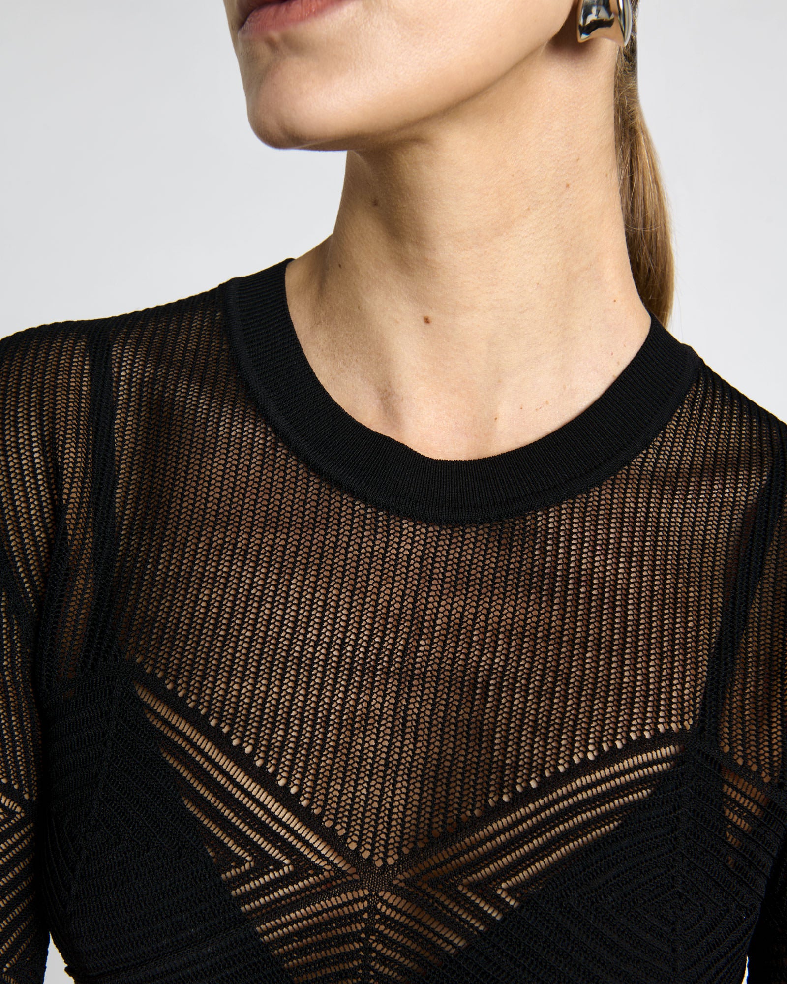 Long Sleeve Diamond Pattern Knit