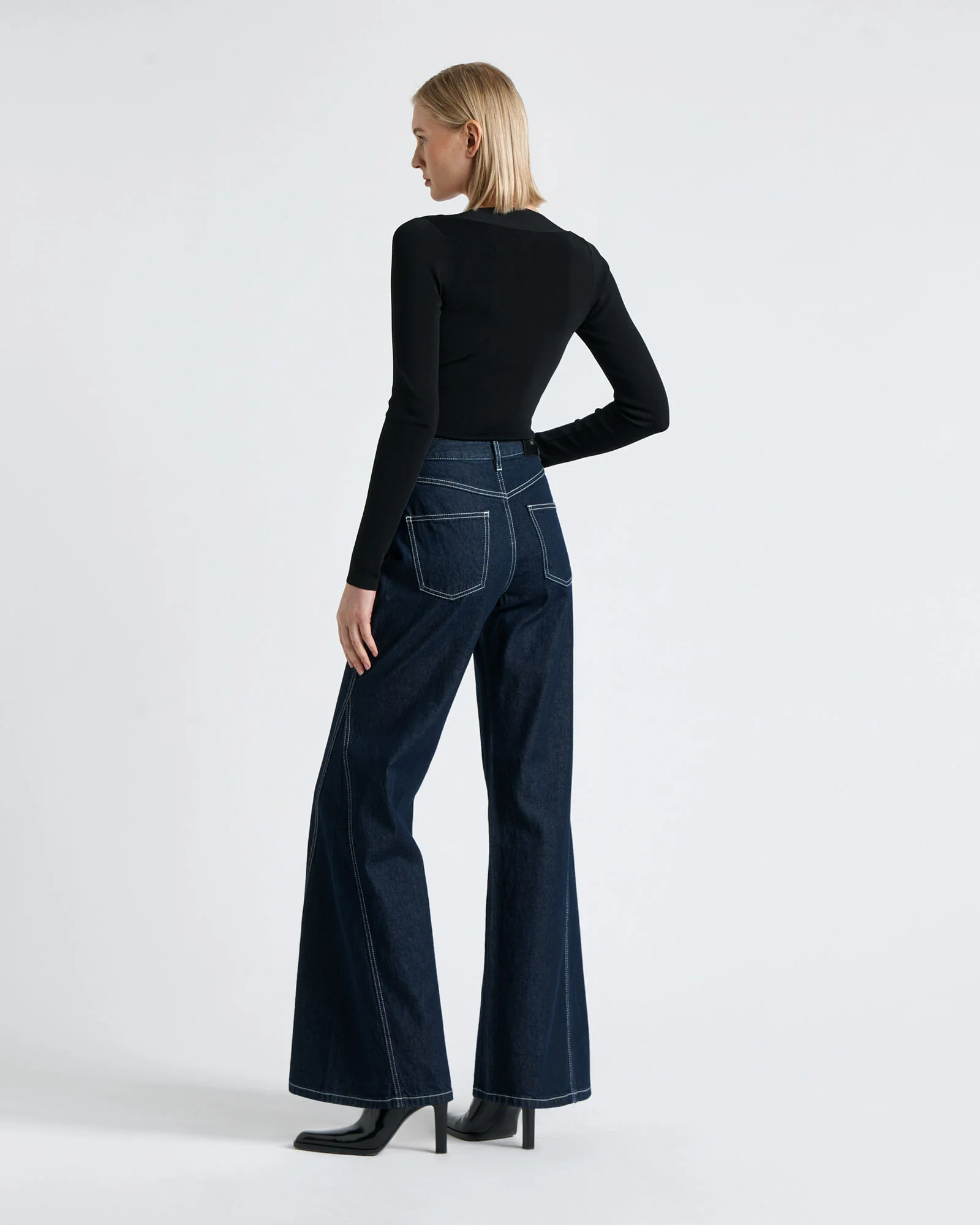 Shiny V-Neck Long Sleeve Knit