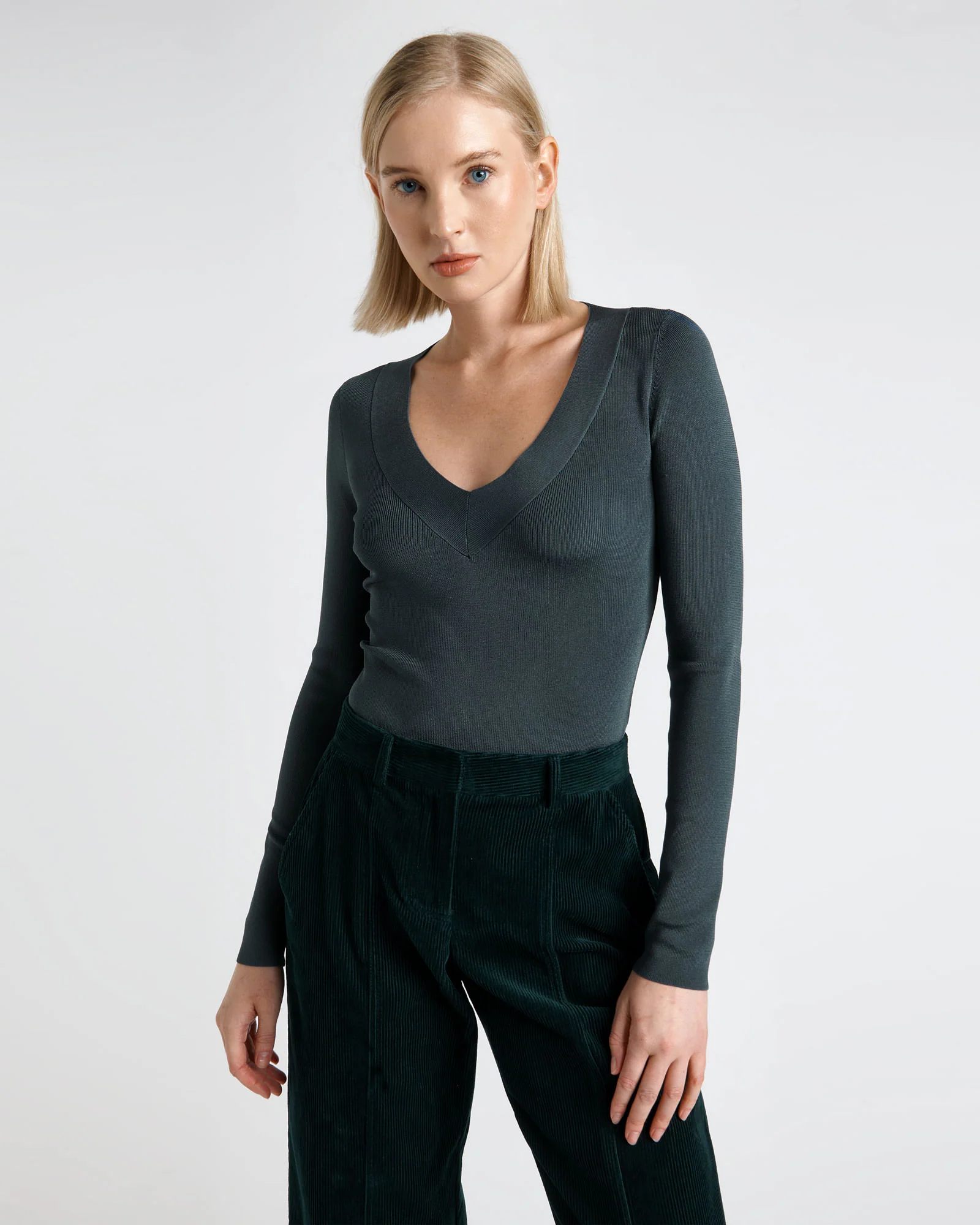 Shiny V-Neck Long Sleeve Knit