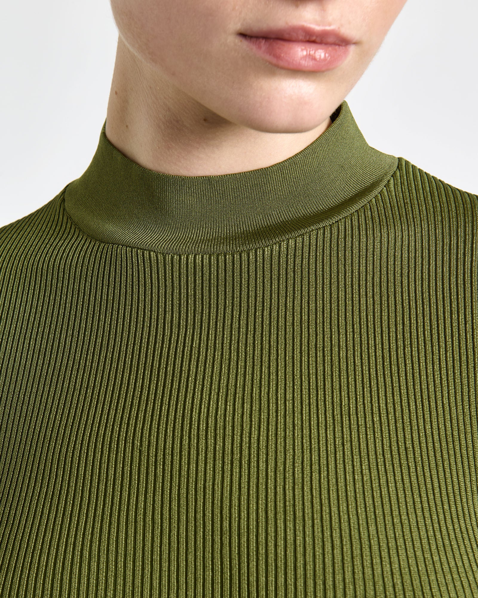 Shiny Rib Elbow Sleeve Knit