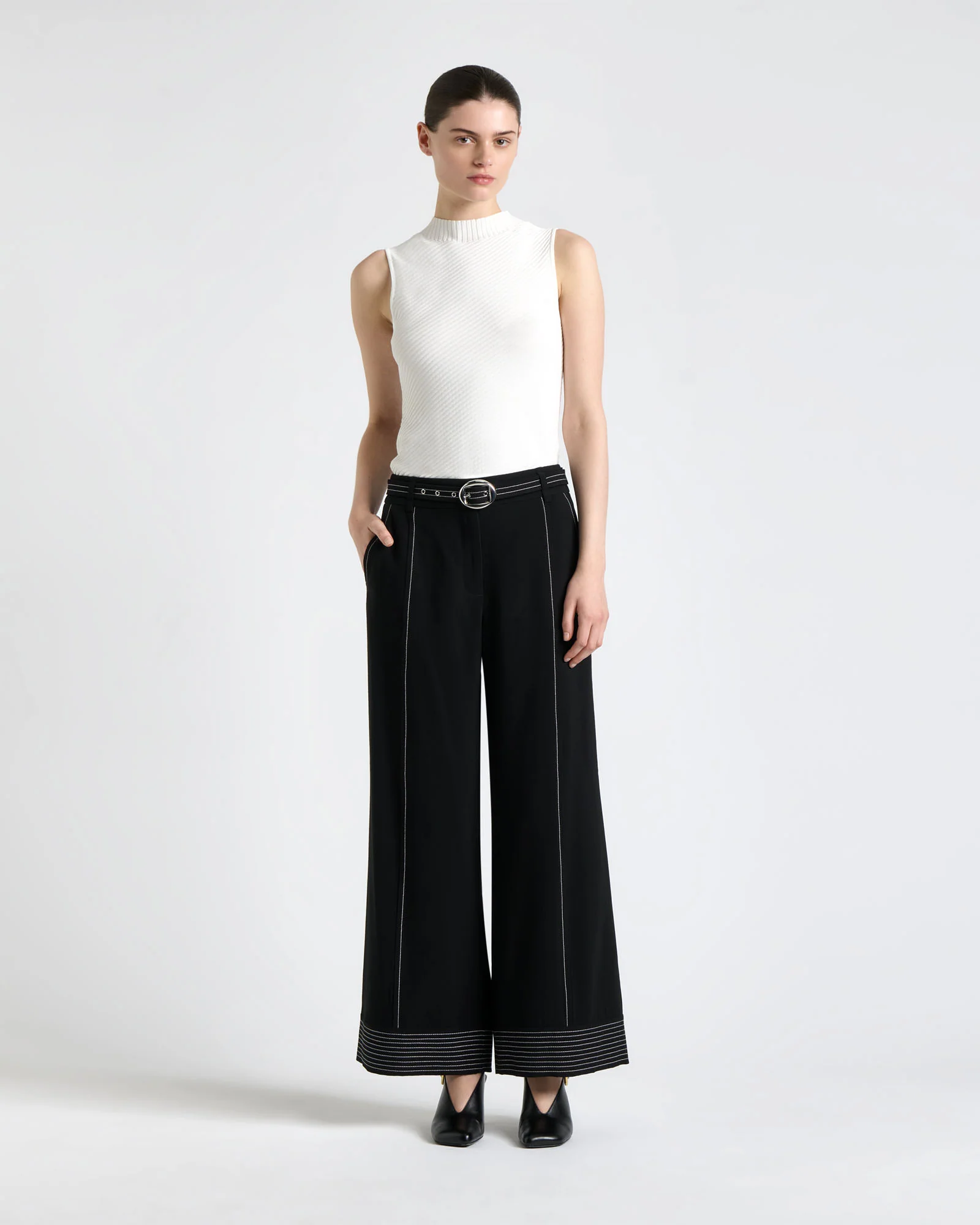 Top Stitched Cropped Pant