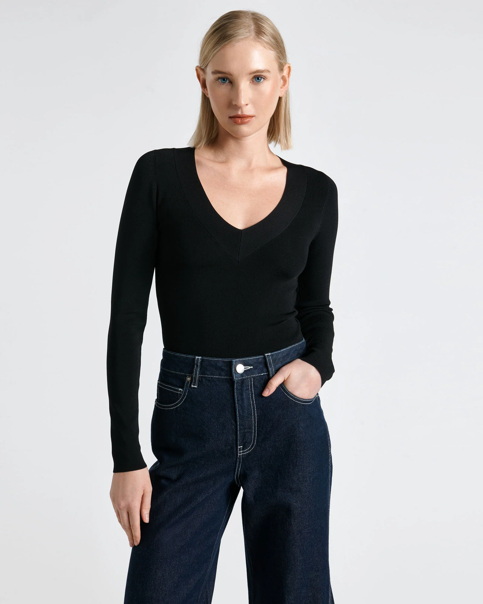 Shiny V-Neck Long Sleeve Knit