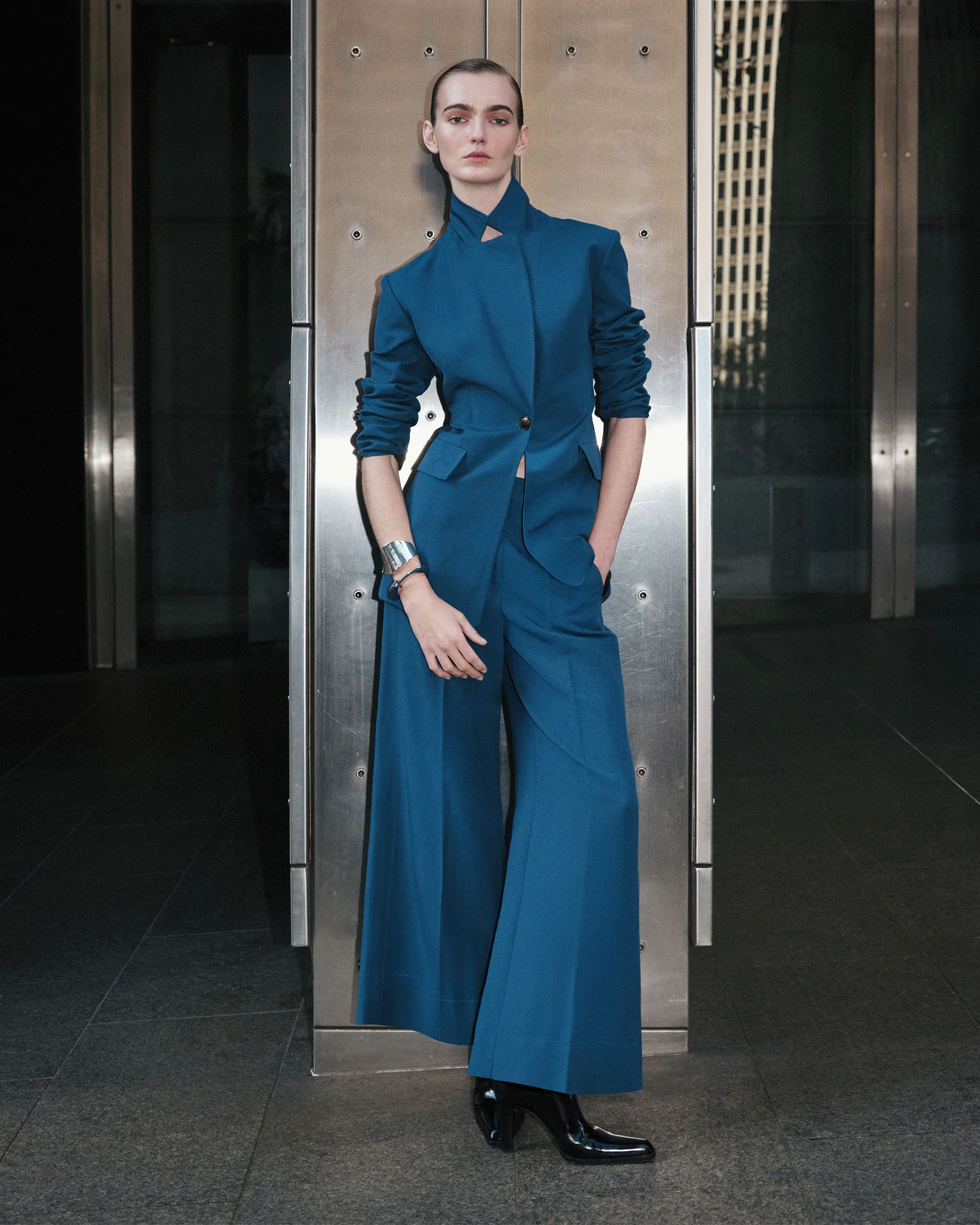 Linen Blend Cropped Leg Pant