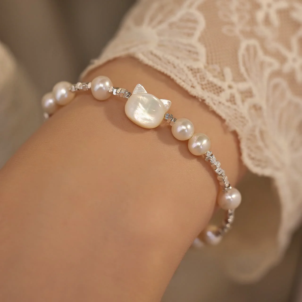 Buddha Stones Pearl Cat Head Tridacna Stone Silver Chain Healing Bracelet