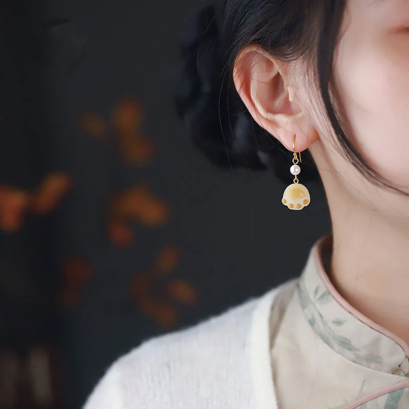 Buddha Stones Bodhi Seed Lovely Cat Paw Claw Peace Dangle Drop Earrings