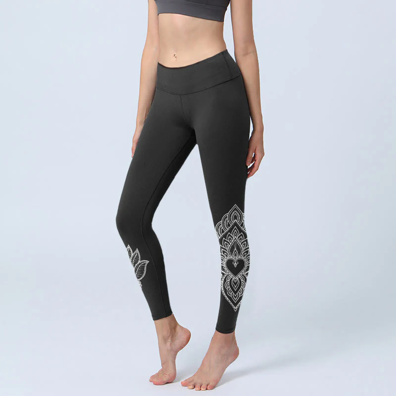 Buddha Stones Heart-shaped Petals Flowers Print Gym Leggings Women's Yoga Pants
