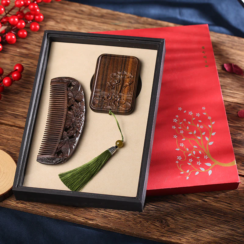 Buddha Stones Natural Green Sandalwood Rosewood Lotus Flower Peacock Butterfly Engraved Soothing Comb