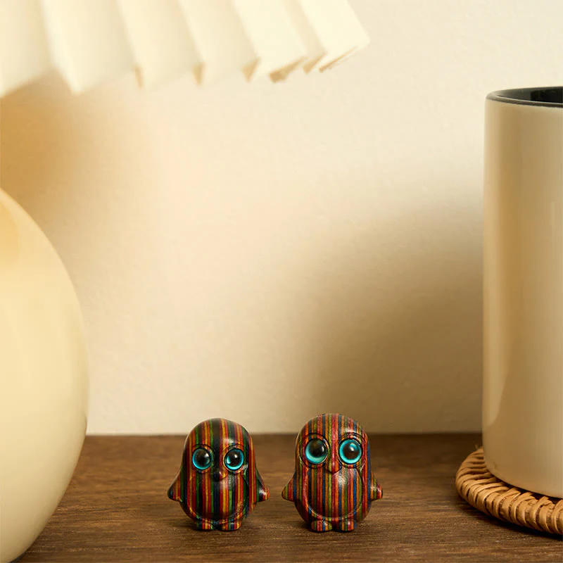 Buddha Stones 2Pcs Mini Rainbow Eucalyptus Penguin Carved Creativity Decoration