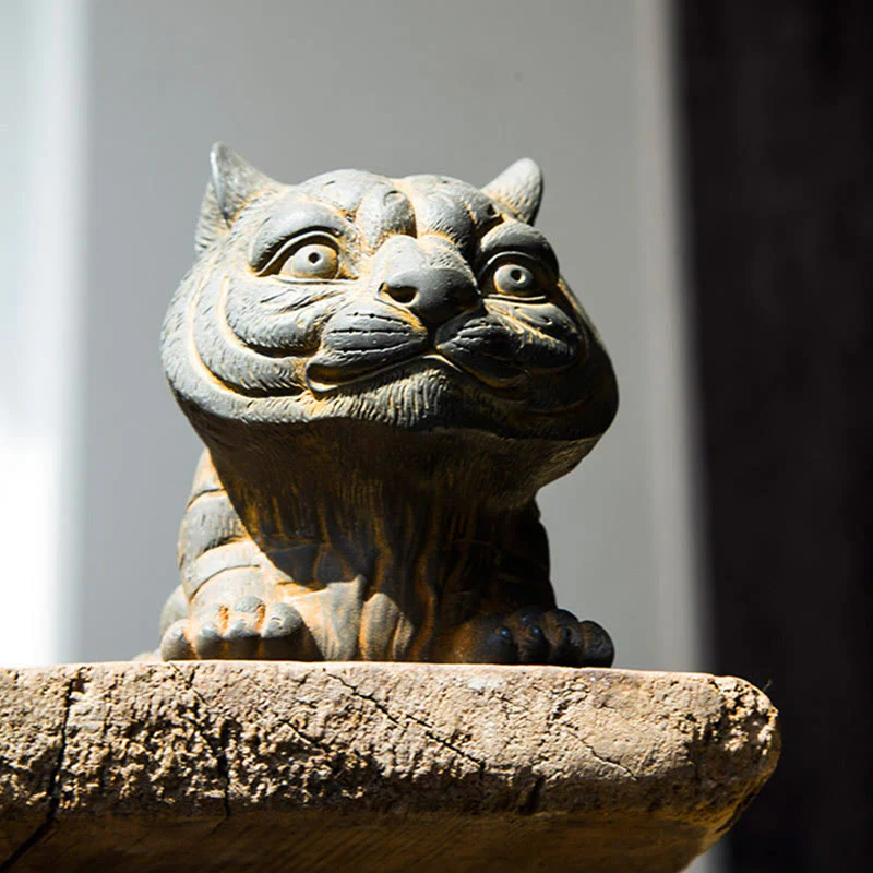 Buddha Stones Handmade Small Lovely Tiger Iron Powder Rust Cast Resin Statue Home Decoration