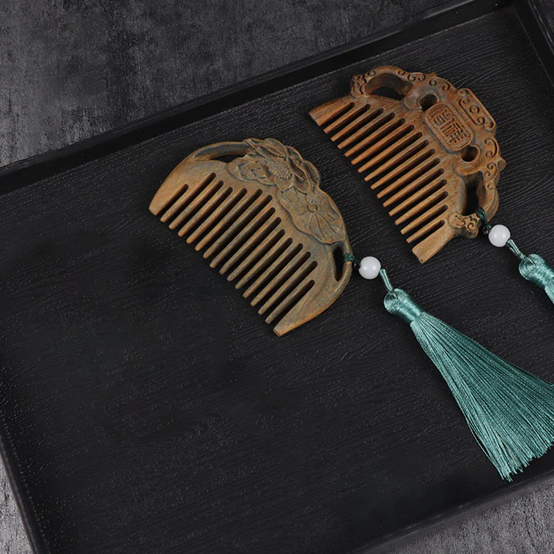 Buddha Stones Green Sandalwood Fox Peony Flower Lotus Engraved Cure Tassel Comb