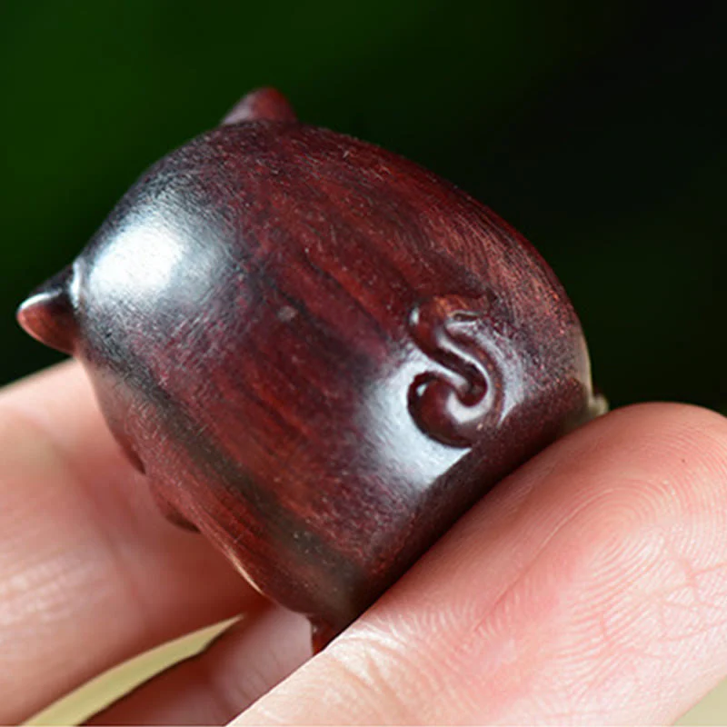 Buddha Stones Green Sandalwood Small Leaf Red Sandalwood Cute Pig Animals Positive Decoration