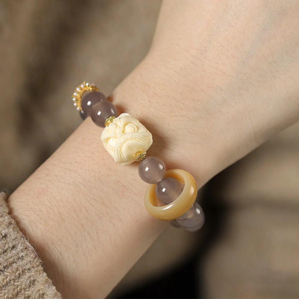 Buddha Stones Amber Gray Agate Ivory Fruit Confidence Bracelet