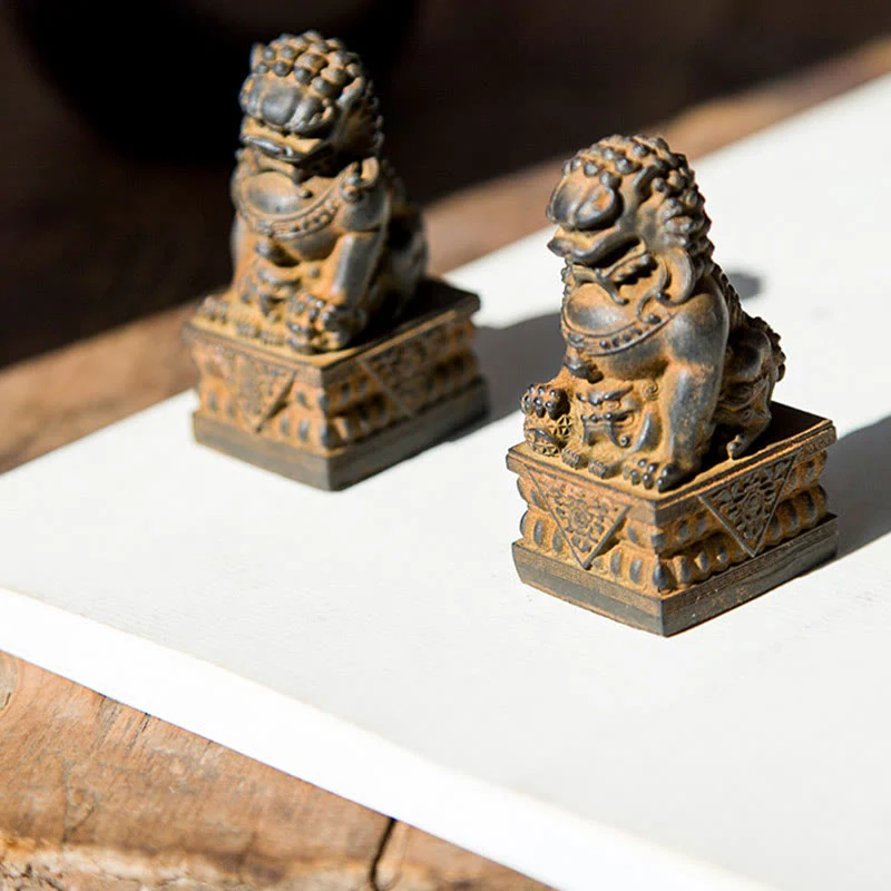 Buddha Stones Handmade Lion Fu Foo Dogs Iron Powder Rust Cast Resin Statue Ward Off Evil Protection Home Decoration