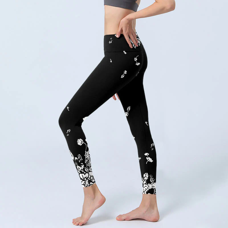 Buddha Stones Black Scattered Petals Print Gym Leggings Women's Yoga Pants