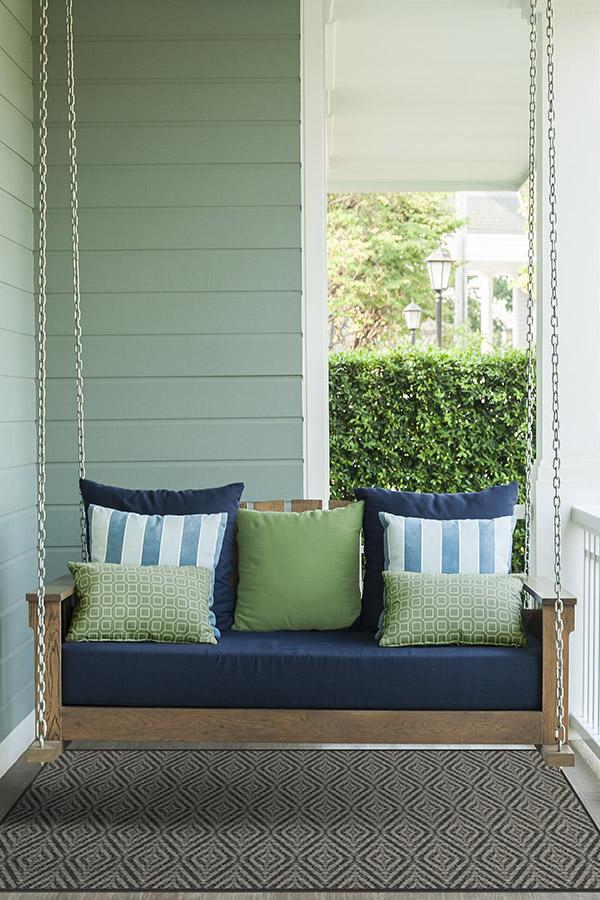 Halo Diamond Black Outdoor Rug
