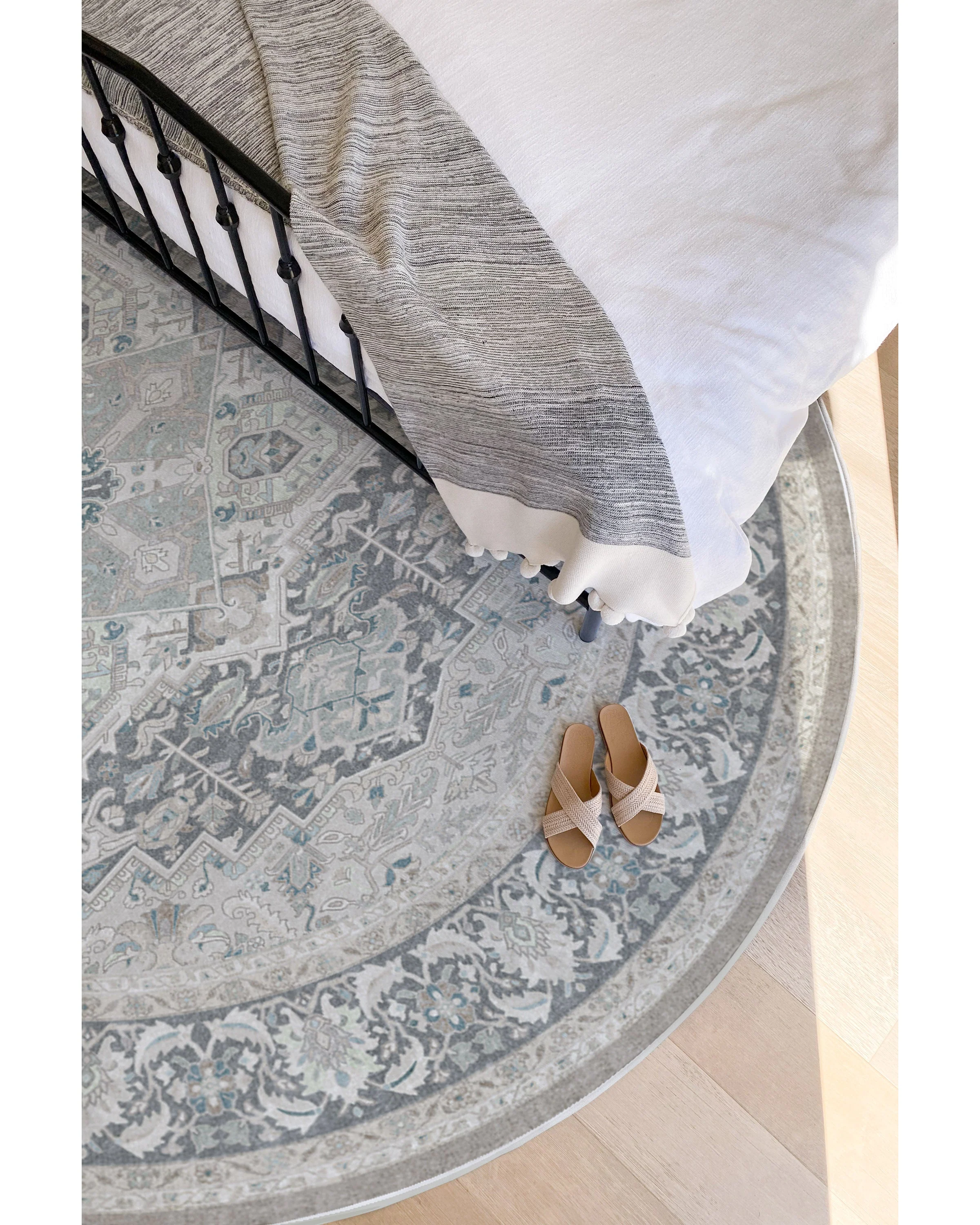 Hendesi Heriz Abalone Flatwoven Rug