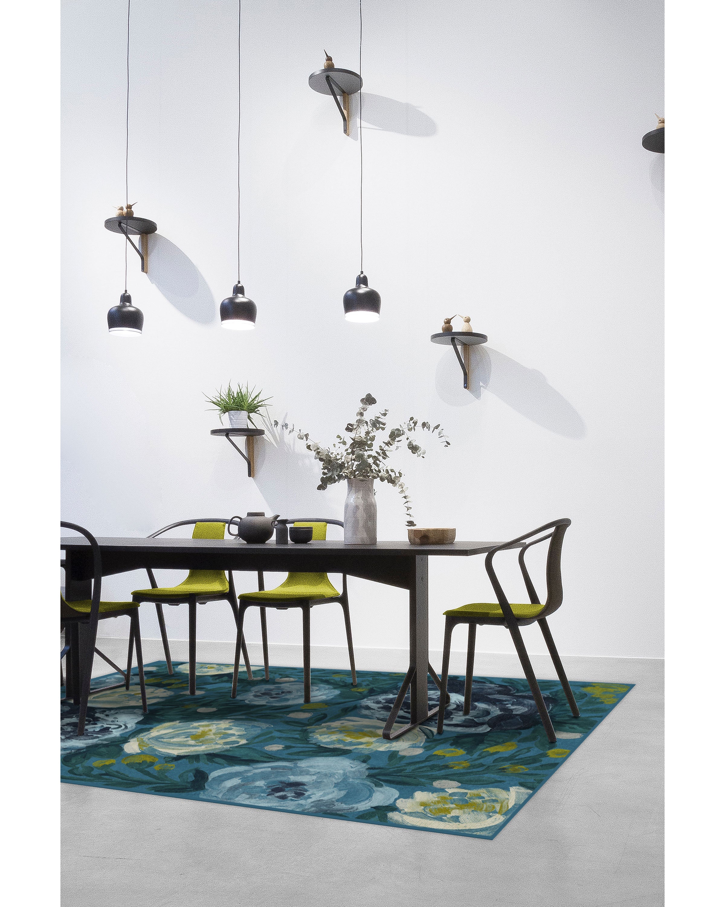 Camellia Midnight Flatwoven Rug