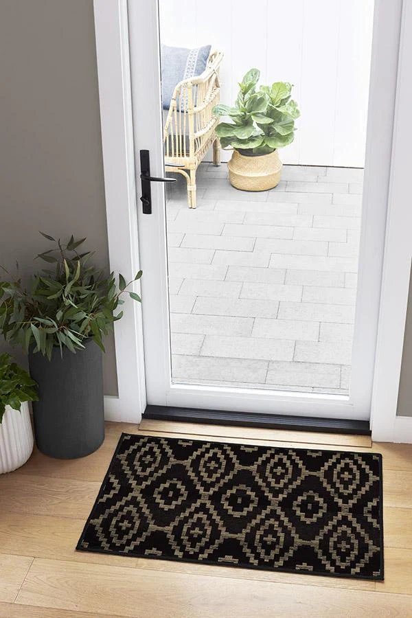 Diamond Trellis Black Rug