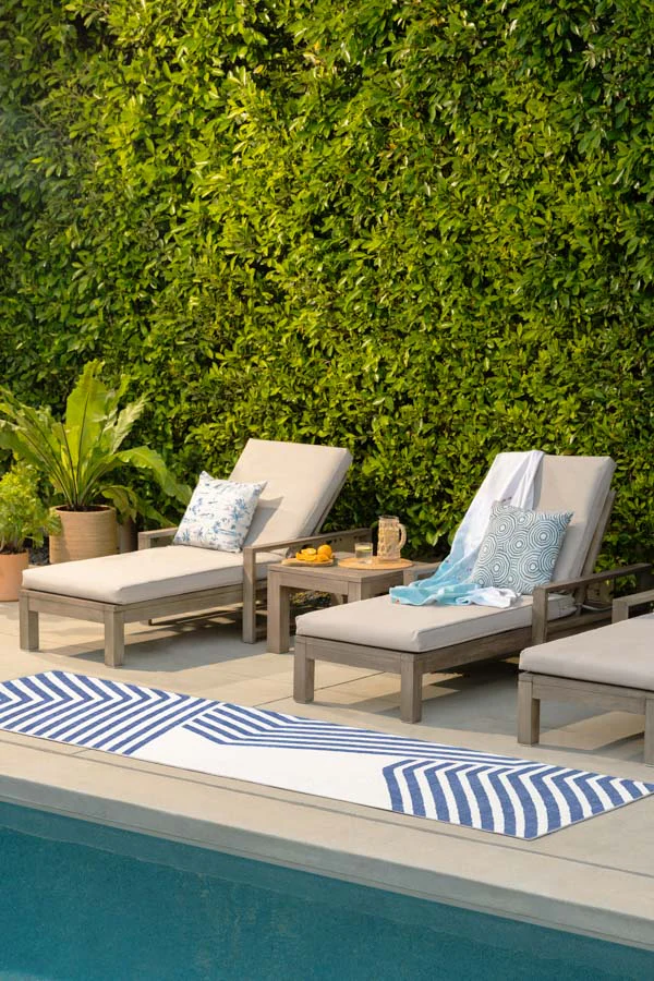 Beach Club Navy & Ivory Outdoor Rug by Gray Malin