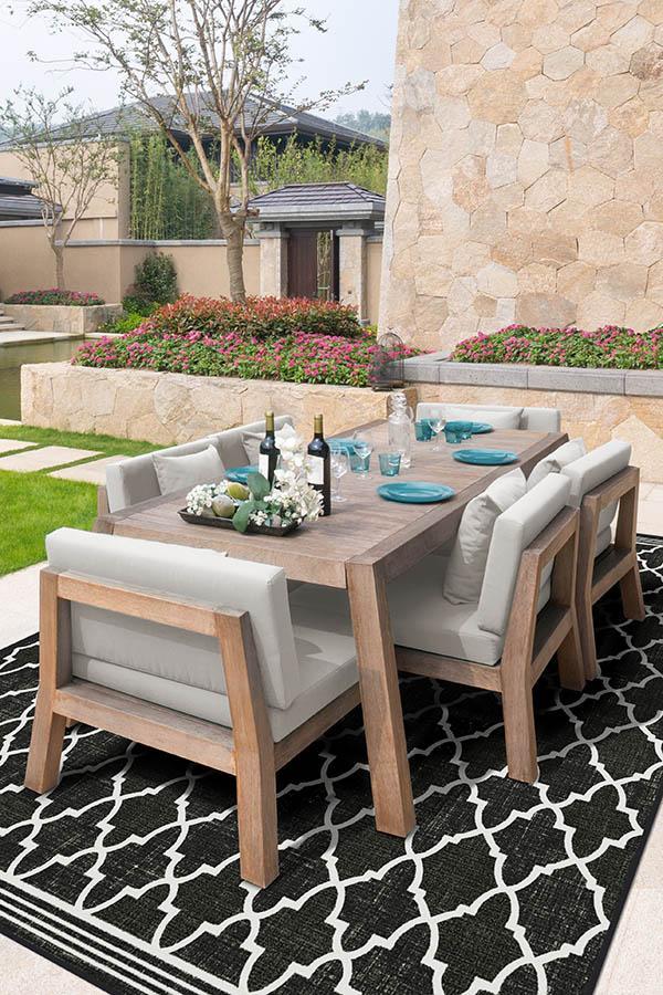 Varia Trellis Black Outdoor Rug
