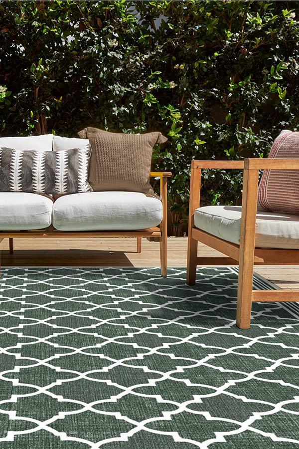 Varia Trellis Forest Green Outdoor Rug