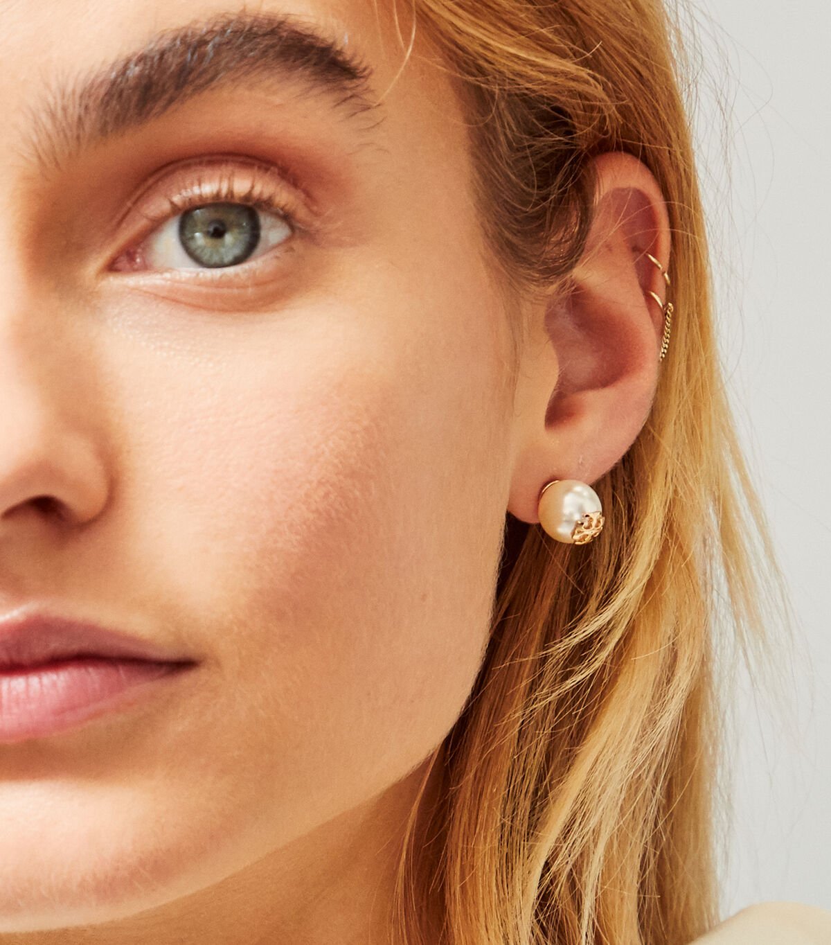 Tory Burch White / Gold Crystal-pearl Stud Earrings