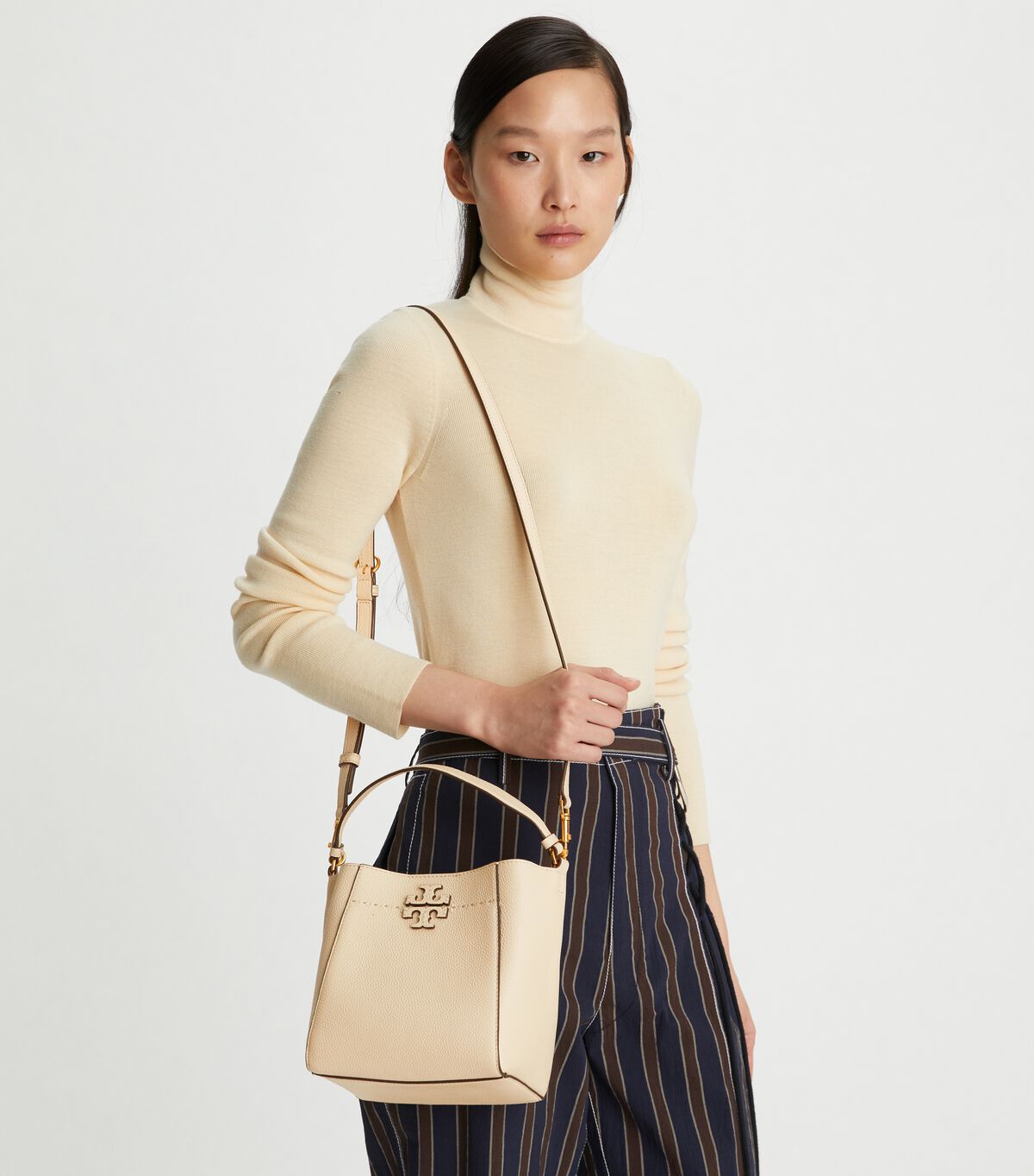 Tory Burch Beige Small Mcgraw Bucket Bags