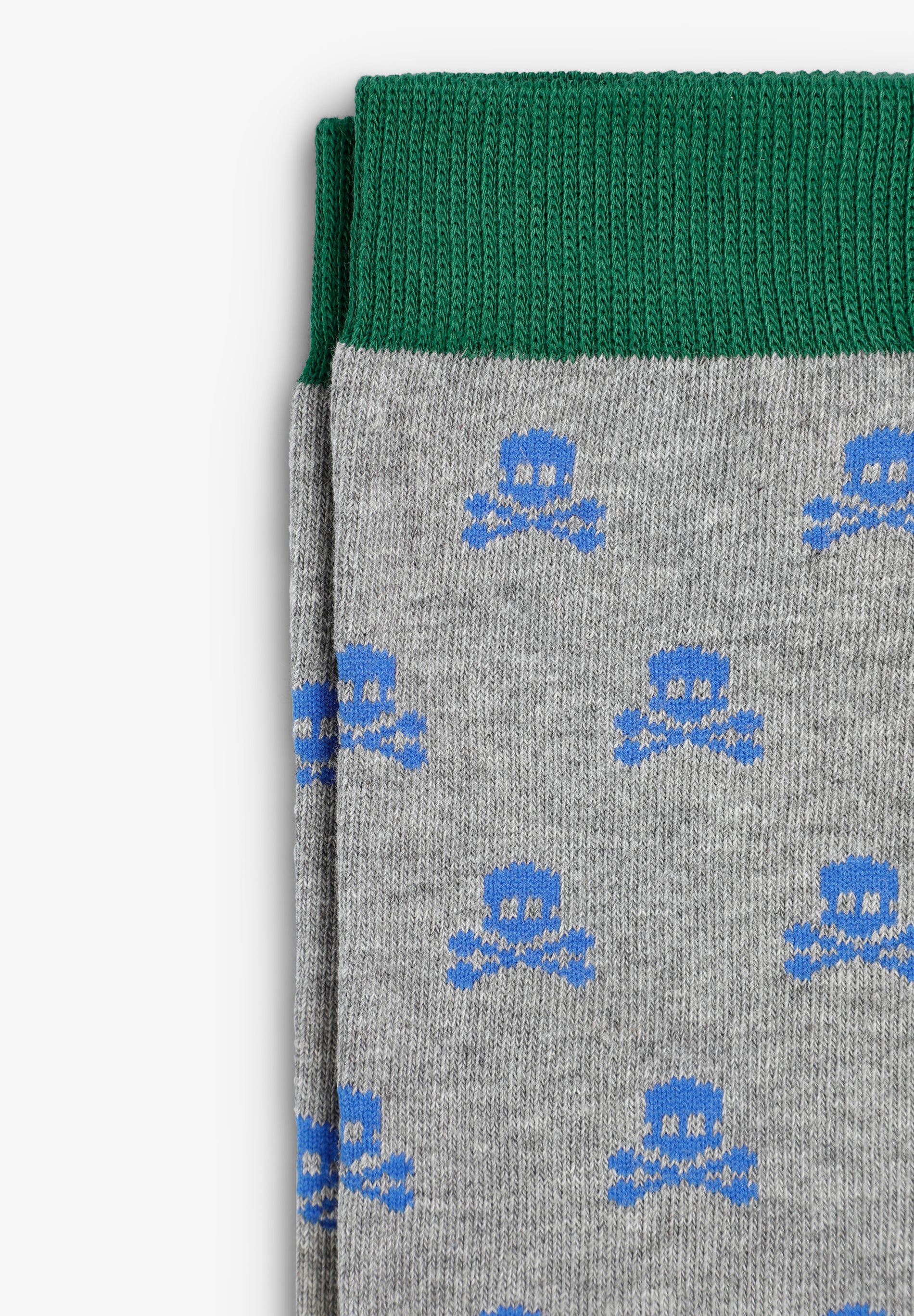 CALCETINES LARGOS ESTAMPADO CALAVERAS