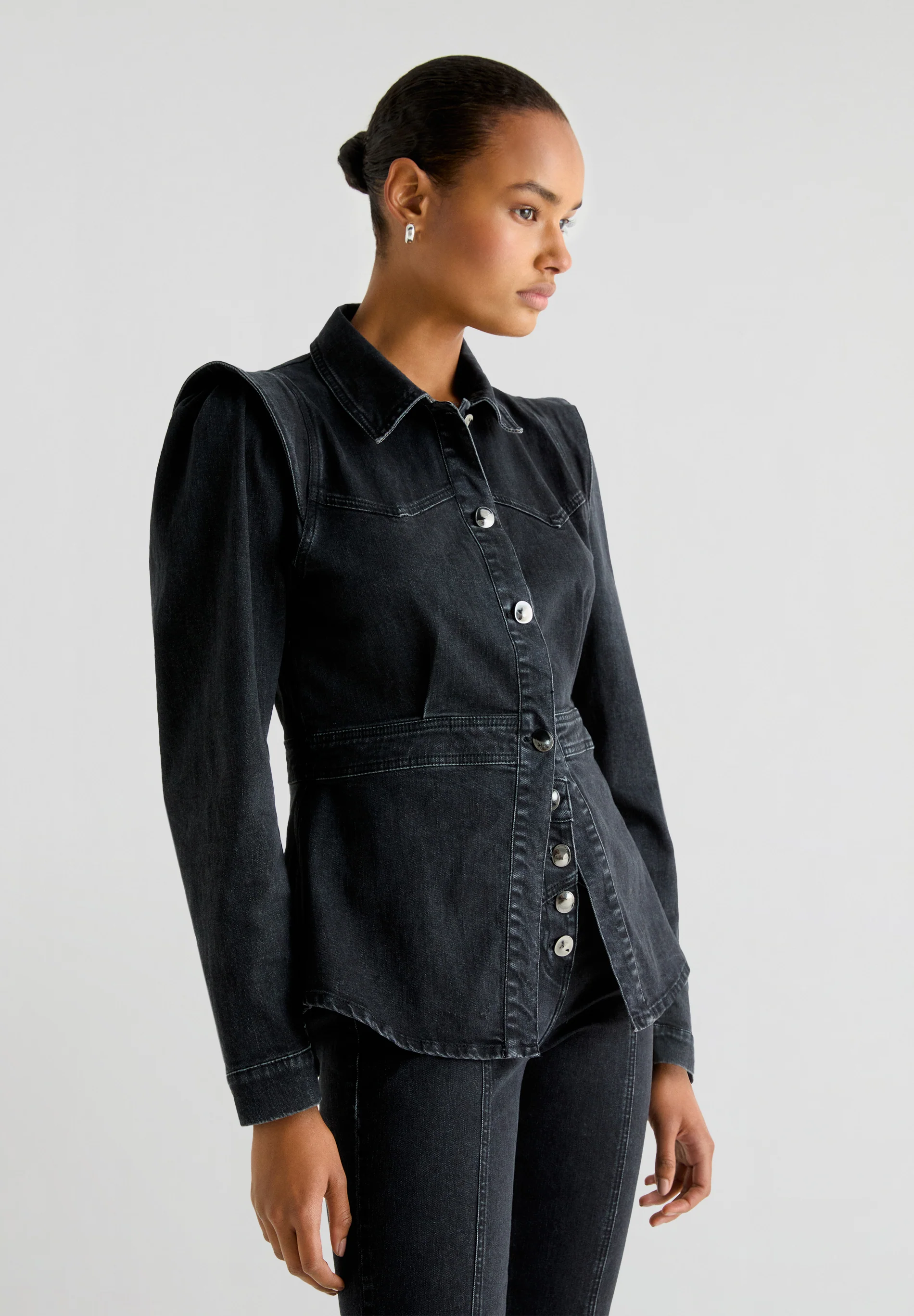 CAMISA DENIM MANGA ABULLONADA