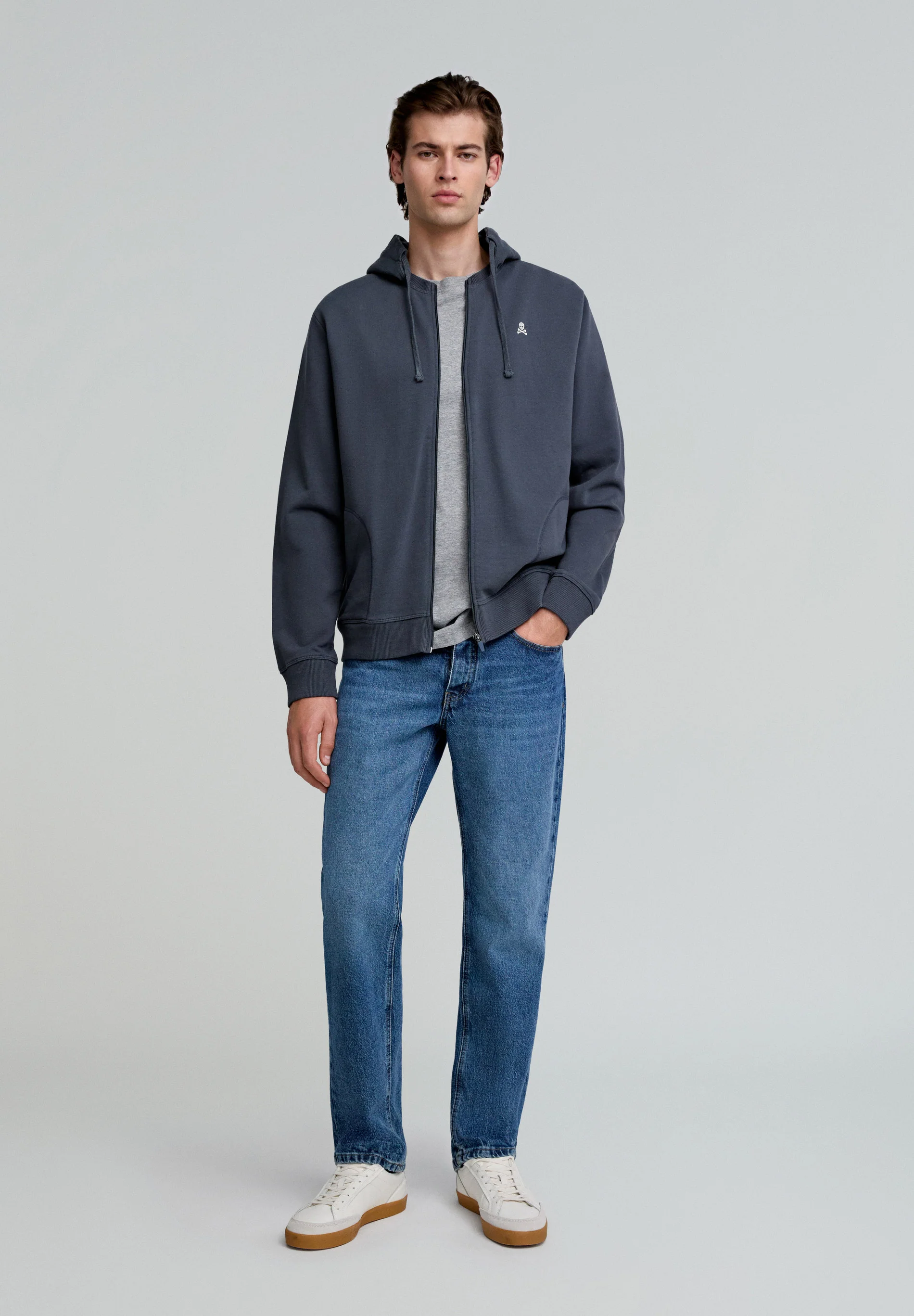 SUDADERA CAPUCHA BORDADA CONTRASTE