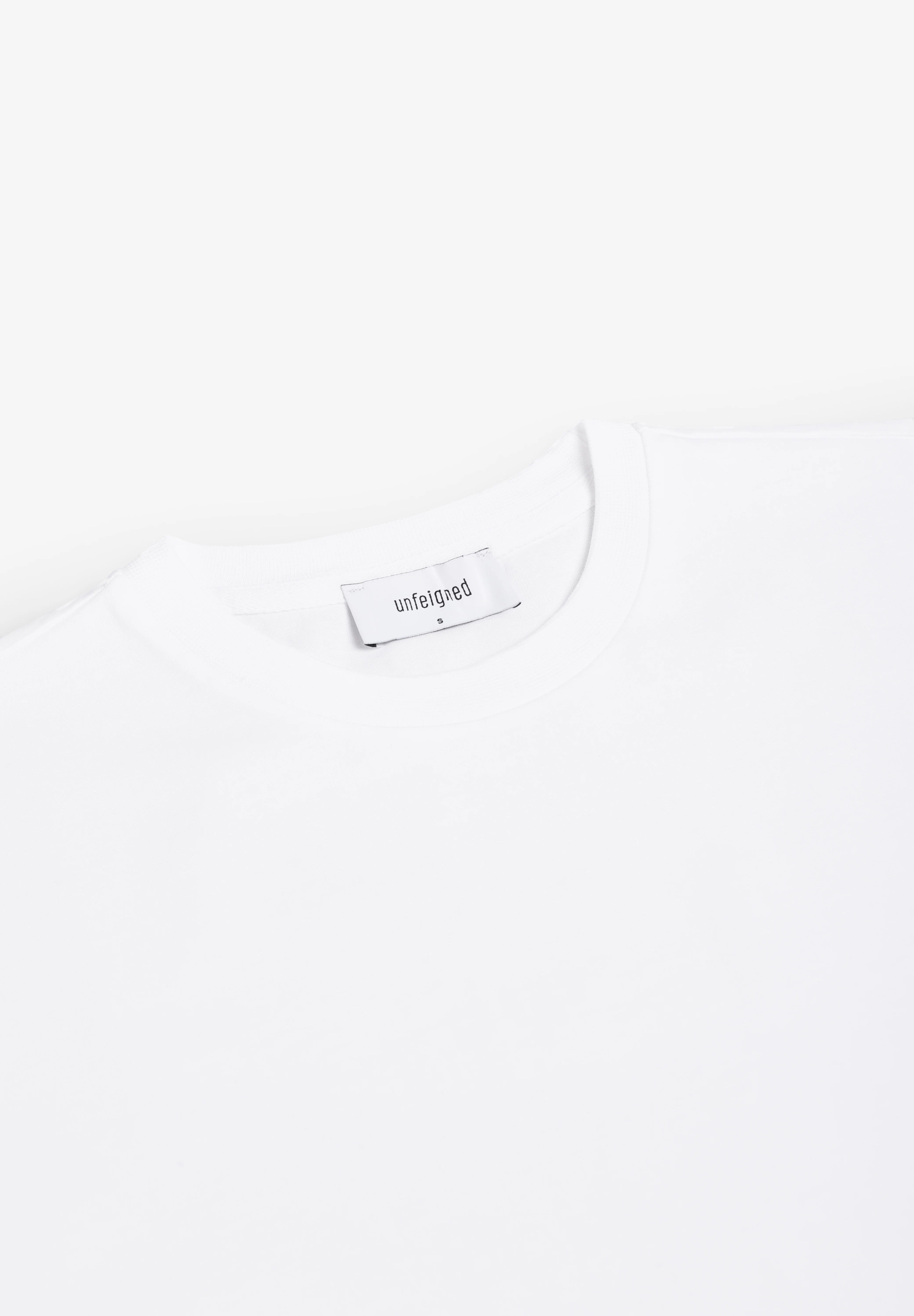 UNFEIGNED | CAMISETA BÁSICA