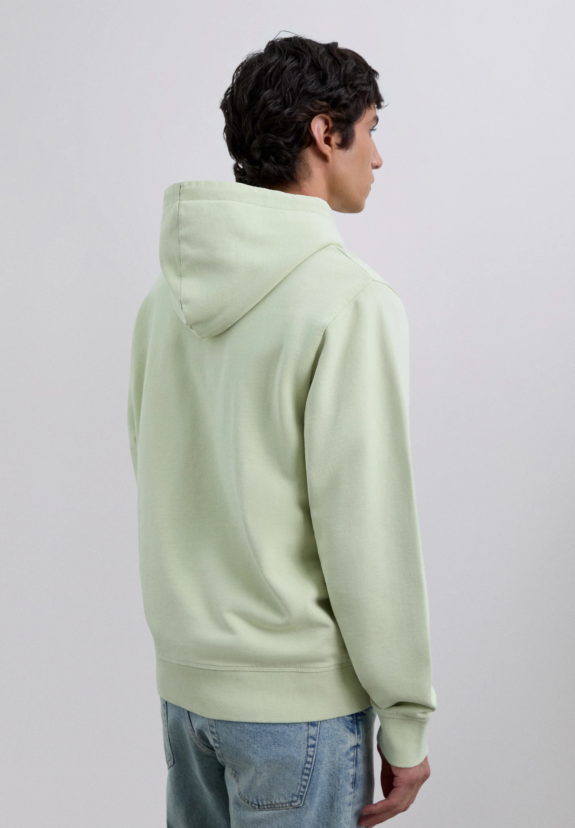 SUDADERA CAPUCHA BÁSICA BORDADA
