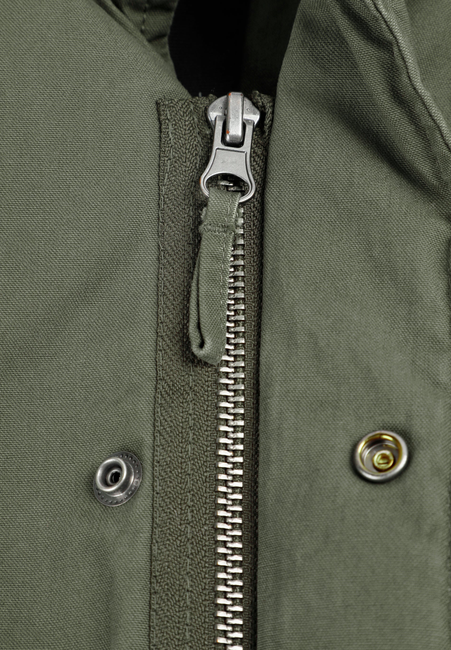 CAZADORA CAPUCHA MILITAR