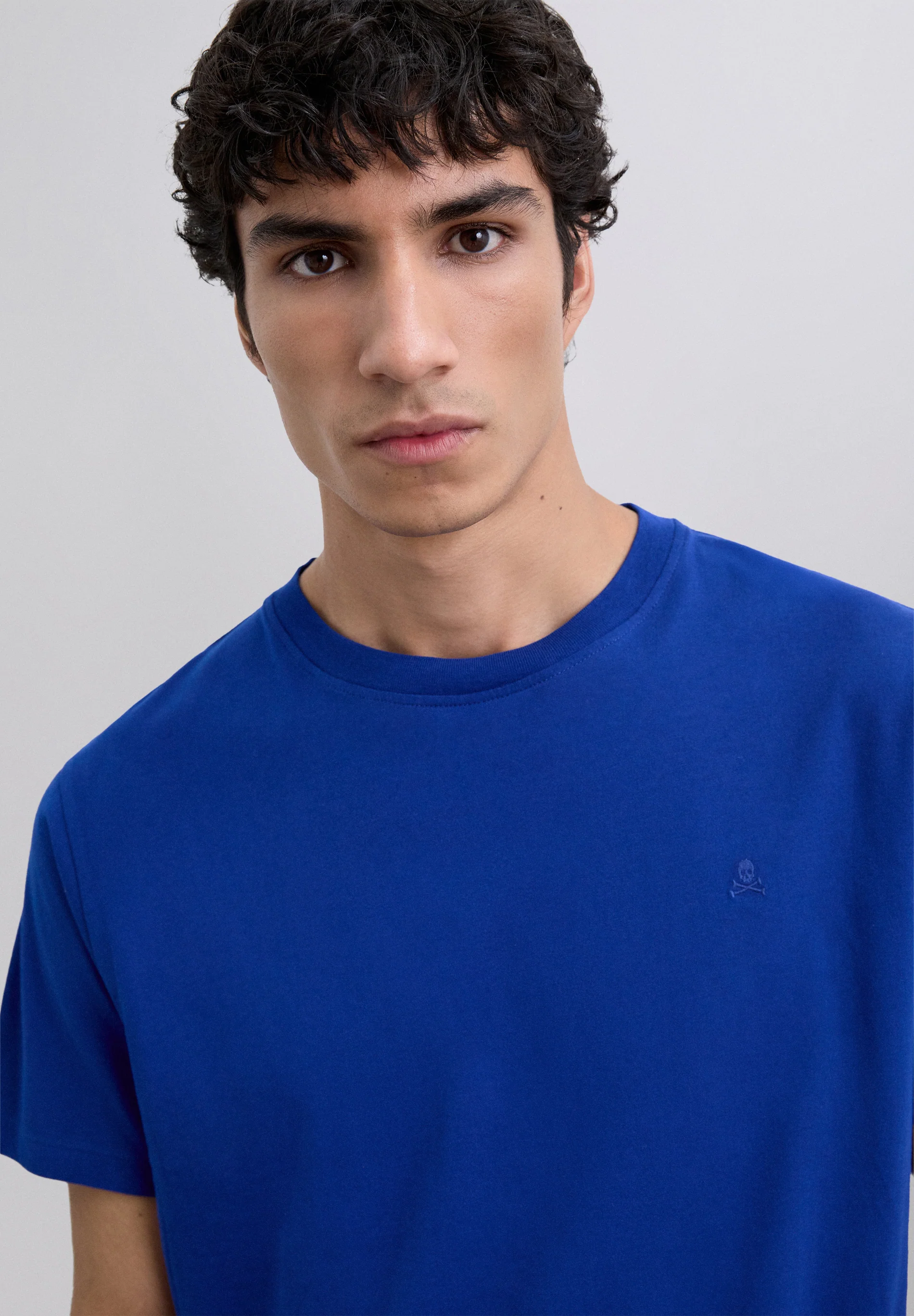 CAMISETA CALAVERA BORDADA