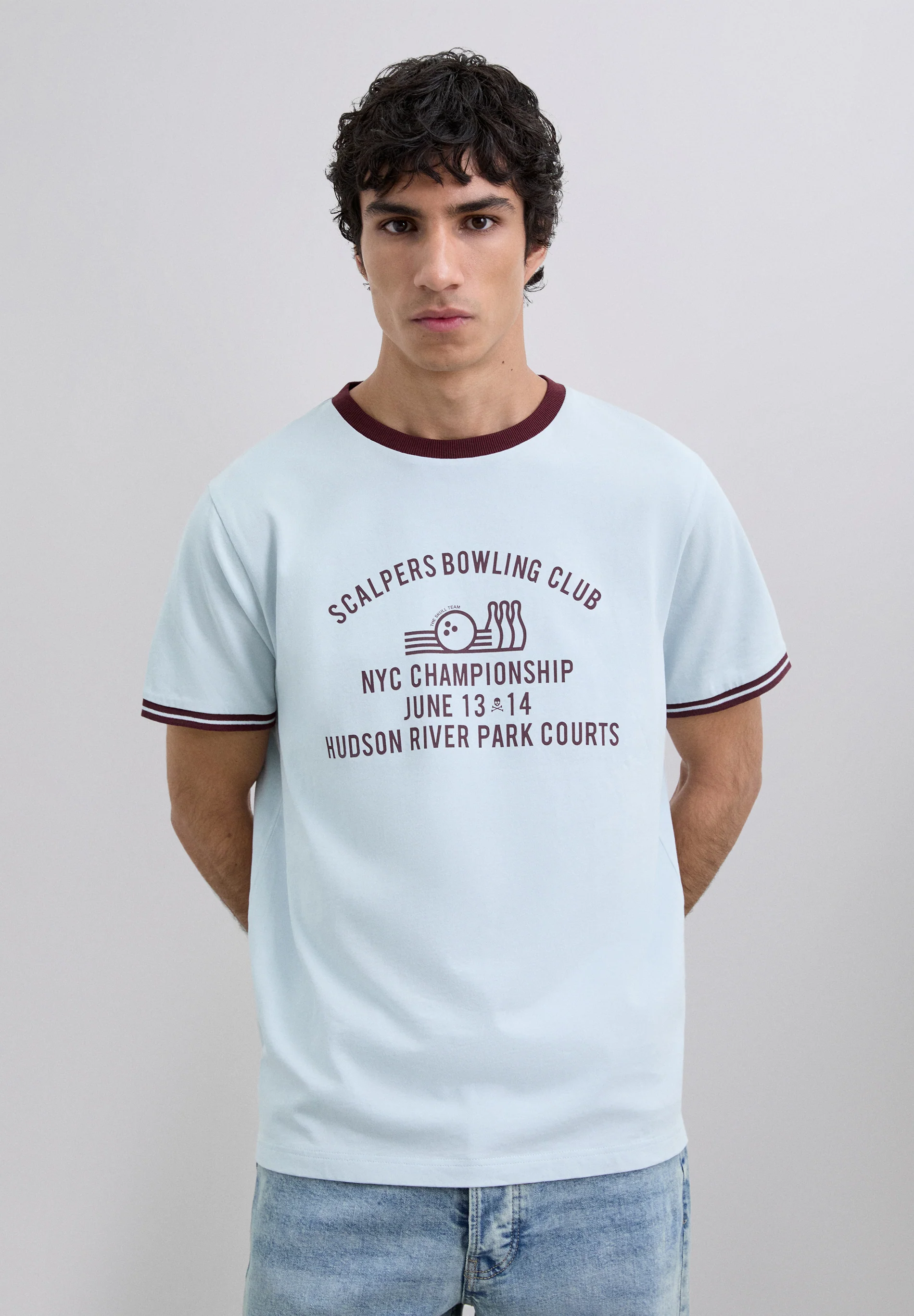 CAMISETA PRINT CONTRASTE