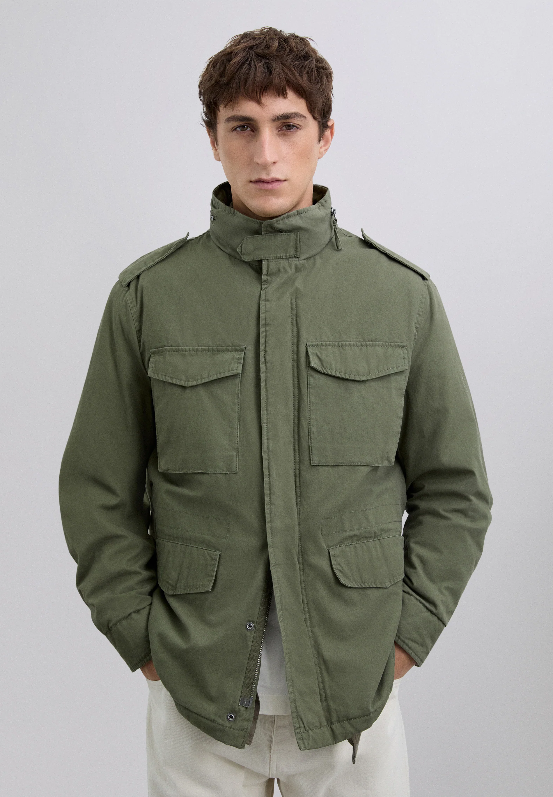 CAZADORA CAPUCHA MILITAR