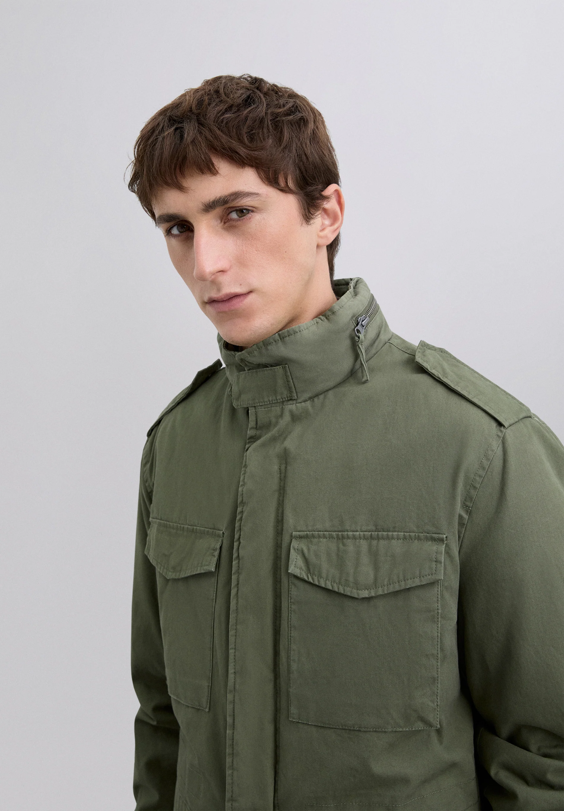 CAZADORA CAPUCHA MILITAR