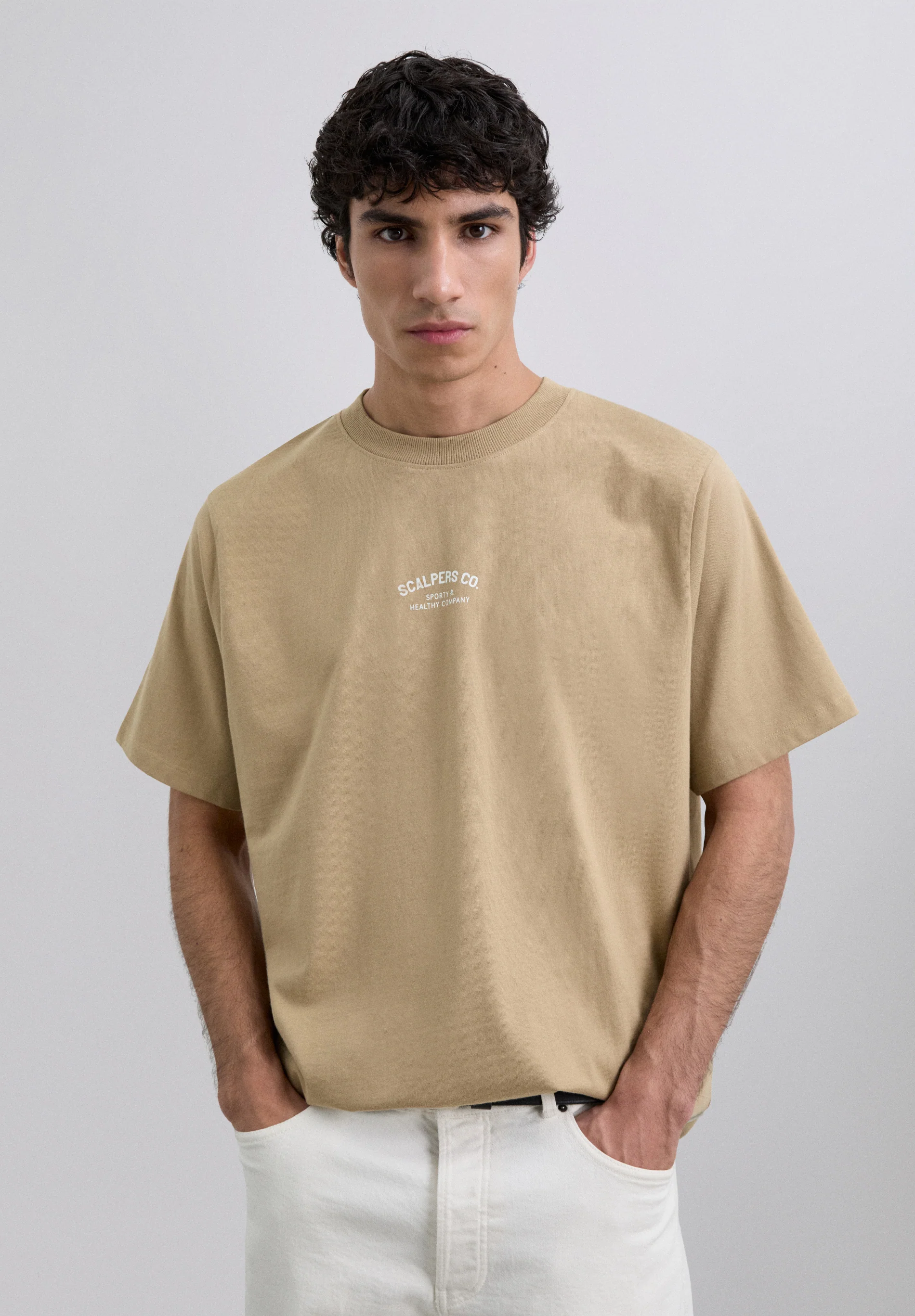 CAMISETA PRINT LOGO CONTRASTE