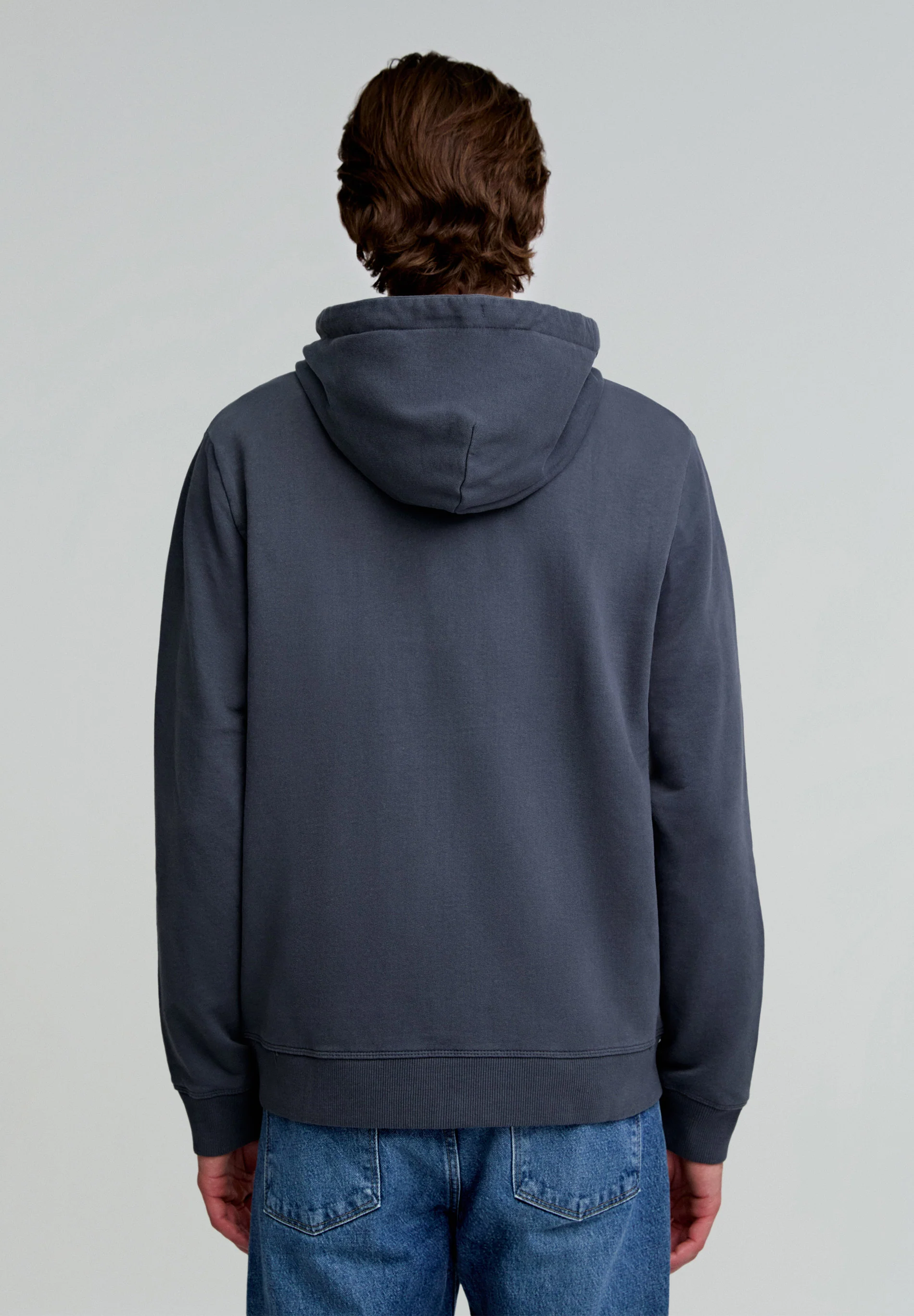 SUDADERA CAPUCHA BORDADA CONTRASTE